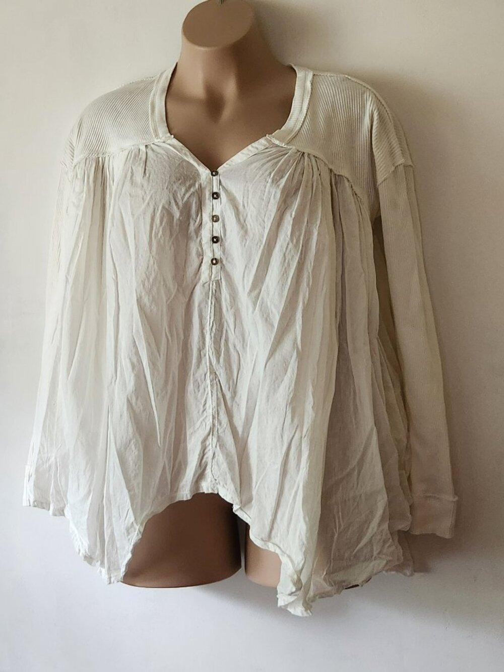 We The Free oversized top sz XL white flowy EUC